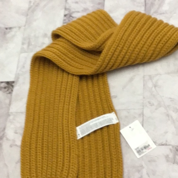 Forever 21 Mustard Knitted Scarf - Picture 4 of 4